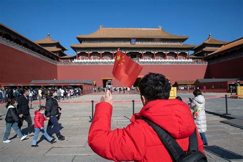 CPPIB’s Graham Says Fund Can’t Avoid China Despite Higher Risk - Bloomberg
