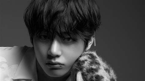 [200+] Bts V Wallpapers | Wallpapers.com