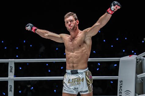 ‘Saya Bersihkan Sarang Laba-Laba Itu’ – Liam Nolan Ingin KO Nauzet ...