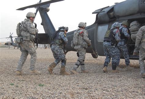 NP, MND-B Soldiers conduct air assault training | Article | The United ...