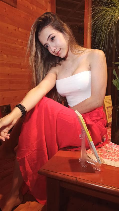 Maria moobs full pack available........link in comments 👇💦💦 : r/OnlyFansBrunette