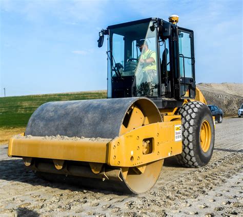 How to Operate a Roller Compactor Machine 的图像结果