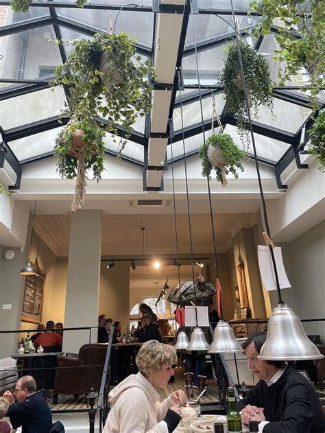 LE PAIN QUOTIDIEN, Antwerp - Leopold De Waelplaats 8 - Restaurant ...