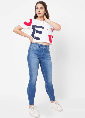 Best Buys On Trendy T-Shirts For Women | Pepe Jeans India