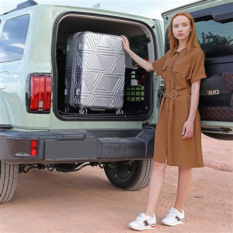 Buy Badgley Mischka Modern trolley Contour 3 Piece Expandable Spinner ...