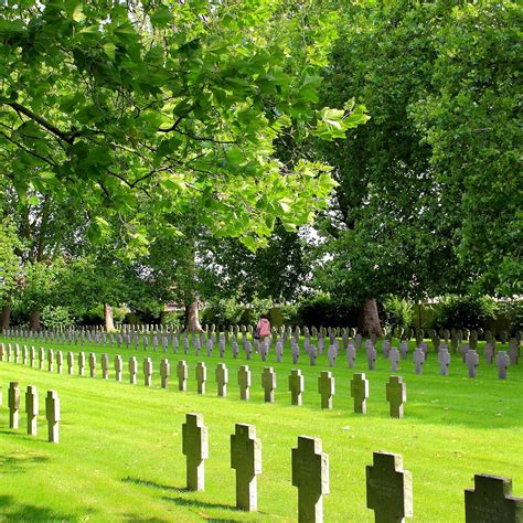 BILLY-MONTIGNY COMMUNAL CEMETERY (Updated 2026) All You Need to Know ...