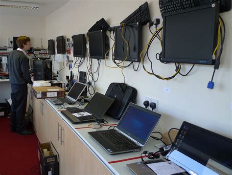 Geeks Computer Shop 的图像结果