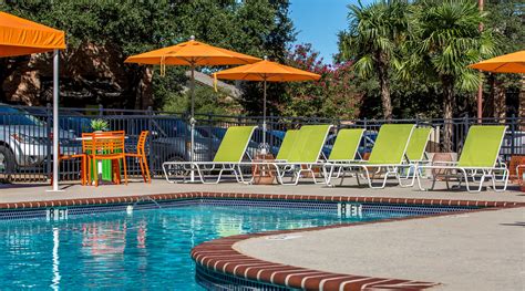 Balcones Club | Apartments in Austin, TX