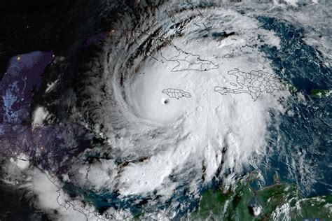 Ouragan Mélissa: les images impressionnantes de l'oeil du cyclone ...