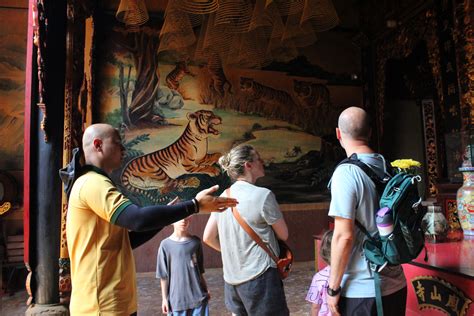 Unlock Vietnam’s Tipping Secrets: Show Appreciation Like a Local!