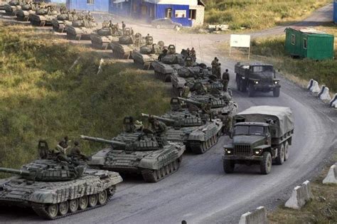 局势急速恶化，乌克兰声称十万俄军压向边境！幕后黑手果然有美国_腾讯新闻
