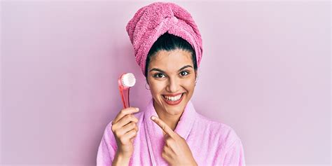 Easy ways to take care of your skin in monsoon season