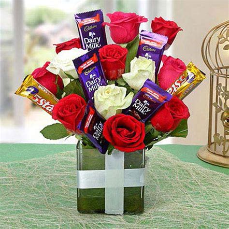 Send Roses with Chocolate Glass Vase Online - EXFNP256_CHOCO_BOQVL19 ...