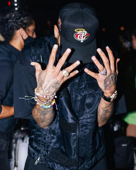 Pin by D. on _🐐 | Chris brown photoshoot, Chris brown shirtless, Breezy ...