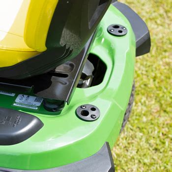 S240 | Lawn Tractor | John Deere