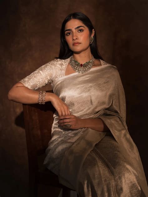 Rukmini Vasanth : 'కాంతార' యువరాణి.. చిరునవ్వుతో చీరకట్టులో.. | Kantara ...