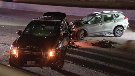 2 Fort Worth police officers, stranded driver hurt in crash | FOX 4 ...