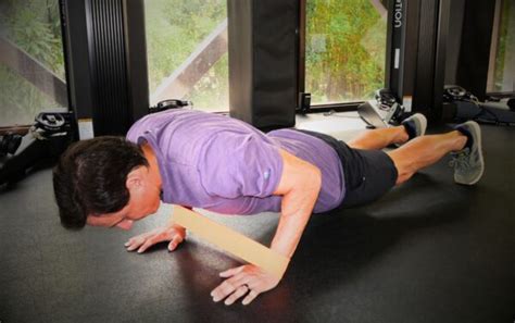 Scapula Stretching 的图像结果