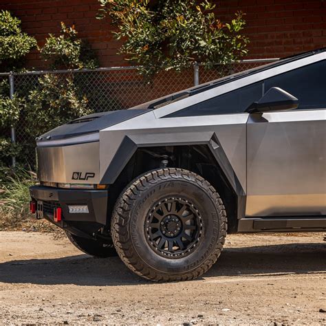 Tesla Cybertruck Lift Kit - UP INVINCIBLE® 2.5-inch Lift Kit