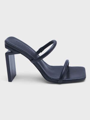 Buy IYKYK by Nykaa Fashion Sassy Black Square Toe Strappy Block Heel Online
