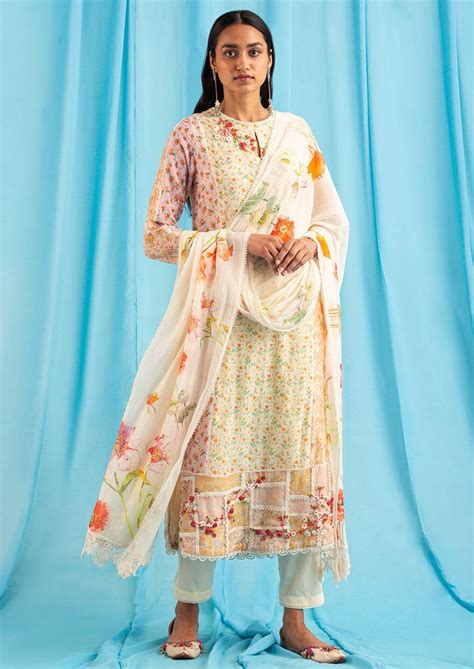 Saundh: Explore Women's Designer Ethnic & Western Wear