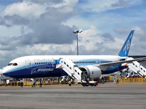 Rear galley of Boeing - Preview of Boeing 787 Dreamliner ahead of ...