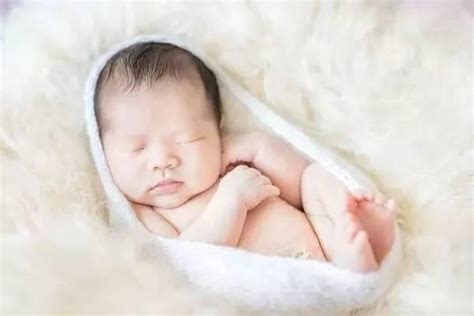 广州高风险区孕妇早产母子平安，邻居们的祝福超暖心！_荔湾区