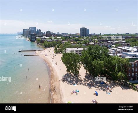 Aerial view of Loyola Beach in Rogers Park Stock Photo - Alamy
