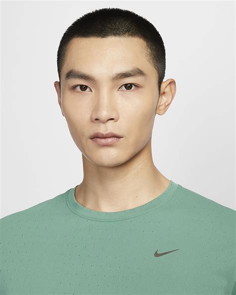 Nike Running Division Men's Dri-FIT ADV Short-Sleeve Running Top. Nike IN