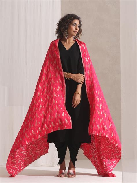 Fuchsia Bird Jacquard Dupatta – Swtantra