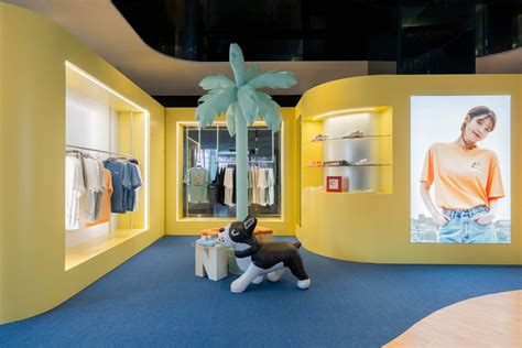 The Local Store NB 的图像结果