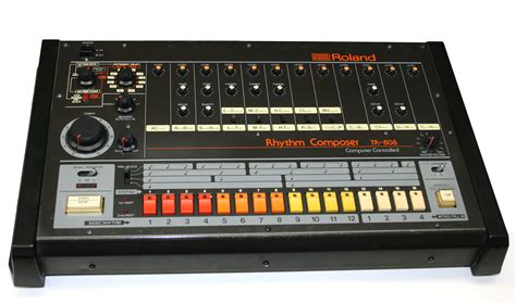 Roland TR-808 photo gallery - Syntaur