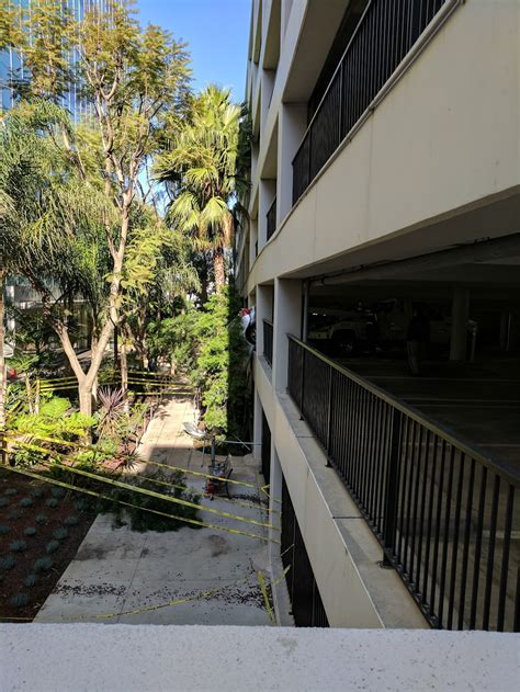 105 Airport Parking at Los Angeles LAX Airport (2020)