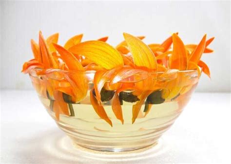 Tesu Phool Holi: रंगों की जगह आखिर ब्रज और आजमगढ़ में टेसू के पानी से ...