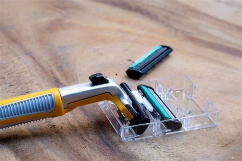 Can You Bring A Razor On A Plane? Answers, Tips, & TSA Rules