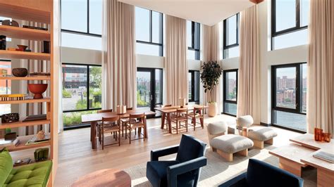 Living Room Club Bronx | Baci Living Room