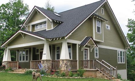 Modern Craftsman Style Home Exterior
