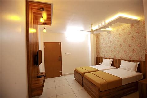 Kandamangalath Hilux Inn, Edappally, Kochi
