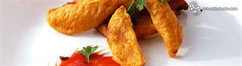 Aloo bajji | Potato bajji | Potato pakora fritters | Urulaikizhangu bajji