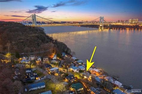 For Sale 22 Shore Rd, Edgewater, NJ 07020 | Homes.com