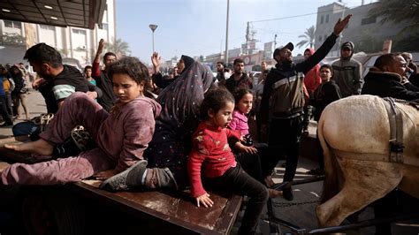 Israel Orders Evacuation of Packed Area in Gaza’s Khan Younis - The New ...