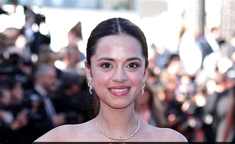 लापता लेडीज की 'फूल' पहुंची कान फिल्म फेस्टिवल, रेखा- मधुबाला को दिया ...