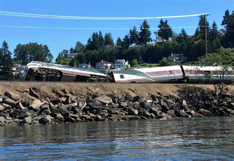 Amtrak train with 267 people on board derails in Washington state ...