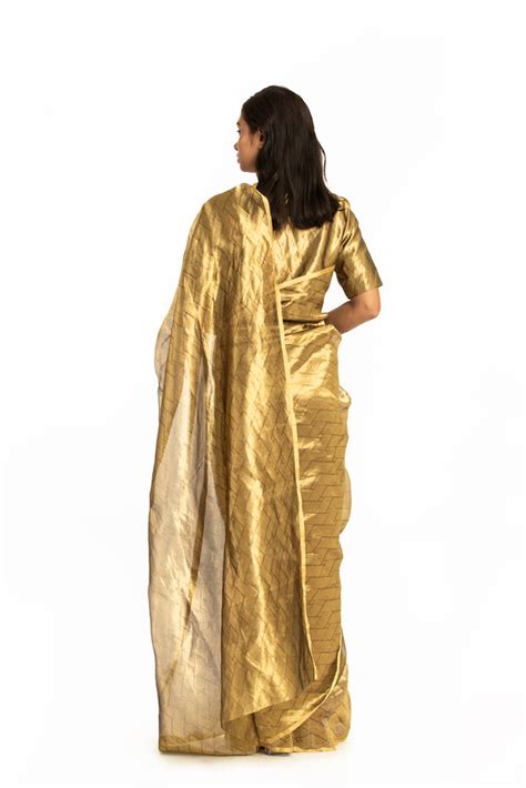 Handwoven Liquid Molten Gold Rectangle Textured Saree – Akaaro