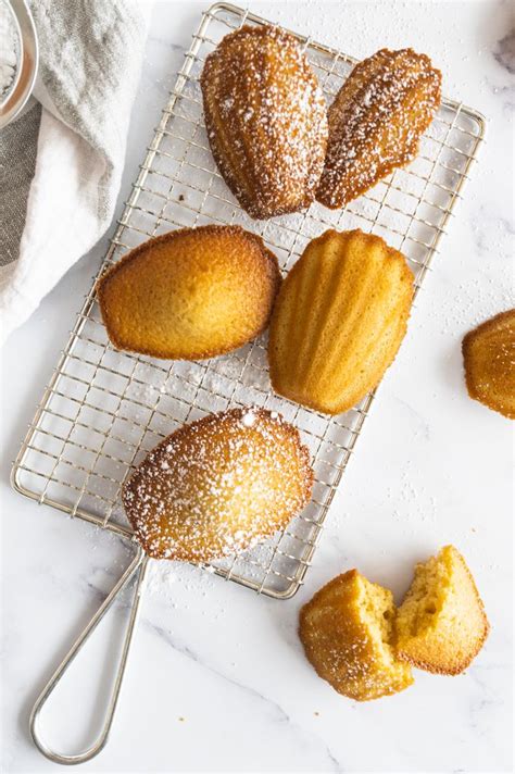 french pastry madeleine