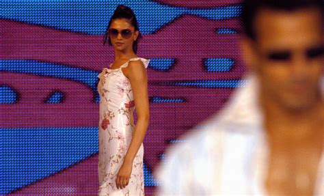 Remember When Deepika Was A Background Model At A Fardeen Khan Fashion Show