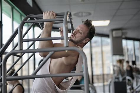 Neutral Grip Pull-Up: How To, Muscles Worked, Variations, Benefits