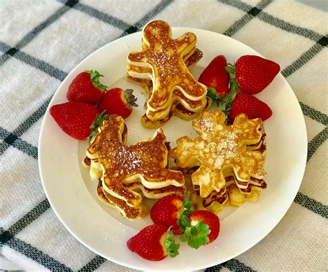 Holiday Brunch Pancakes - Inspired Chick