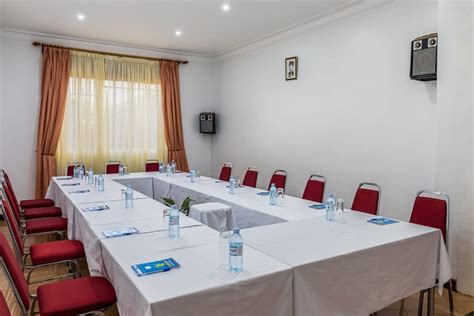 ENTEBBE TRAVELLER'S HOTEL - Inn Reviews, Photos, Rate Comparison ...