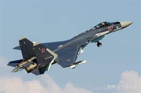 普京高调出访中东，4架苏-35S战机全程护航 - 知乎